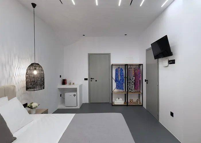 Alexandros Suites, Mykonos Town, With Shared Rooftop Terrace *